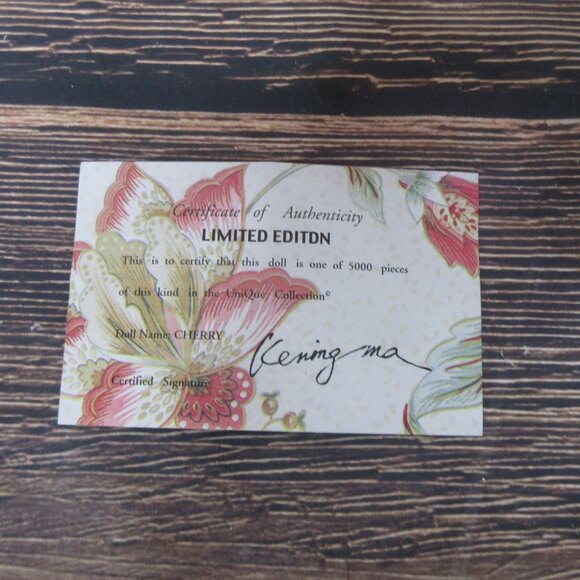 UniQue Porcelain Doll Collection Bride 16" - Cherry #16304B - Picture 9 of 10